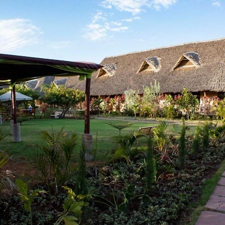 Athi River The Last Village Lodge מראה חיצוני תמונה