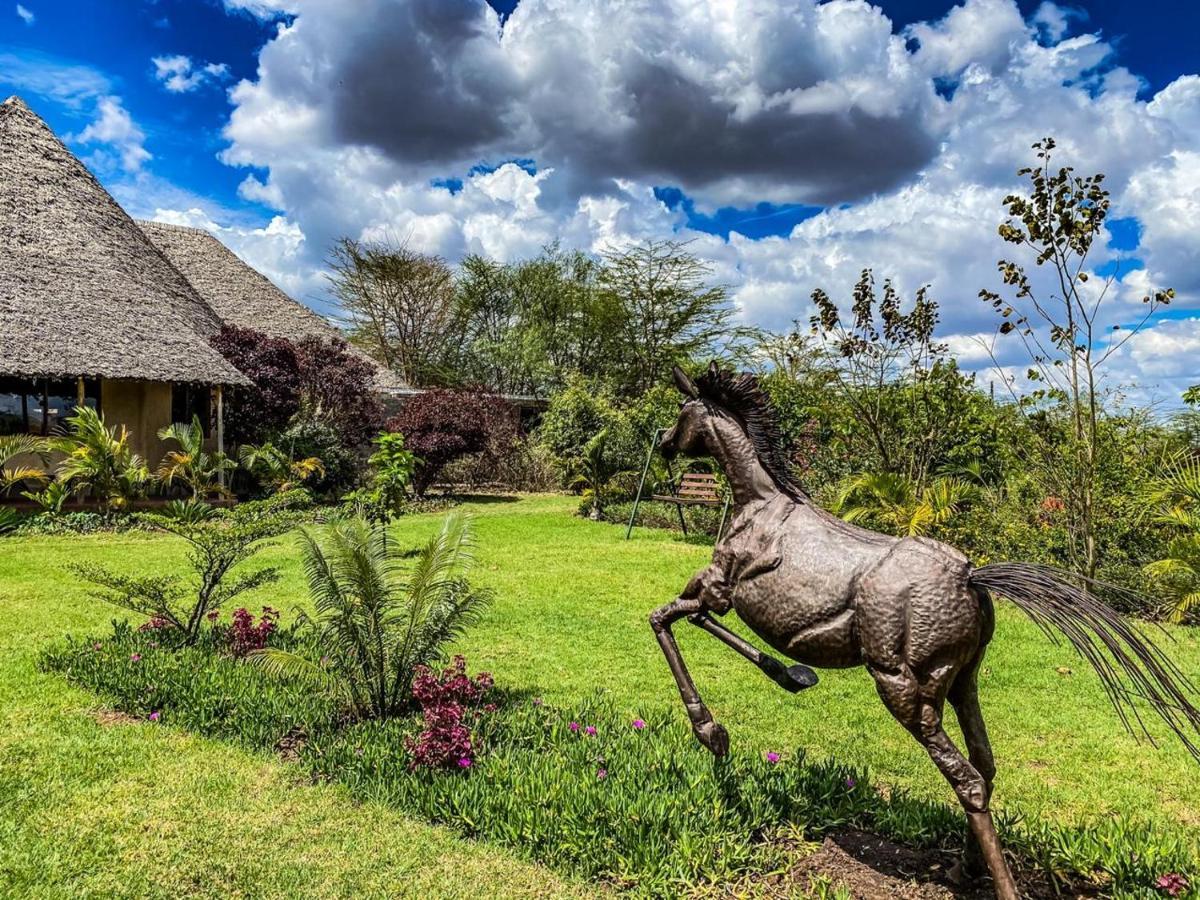 Athi River The Last Village Lodge מראה חיצוני תמונה