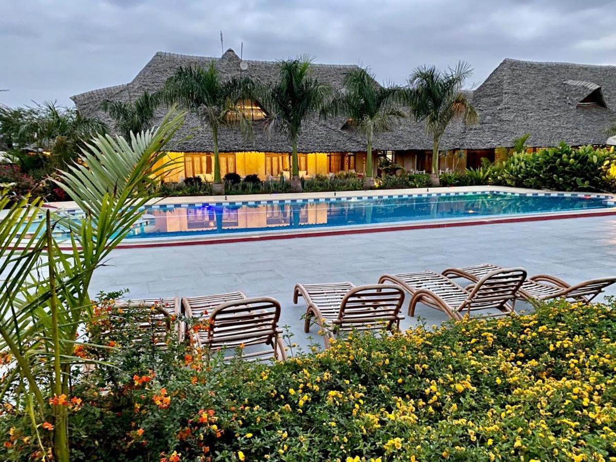 Athi River The Last Village Lodge מראה חיצוני תמונה
