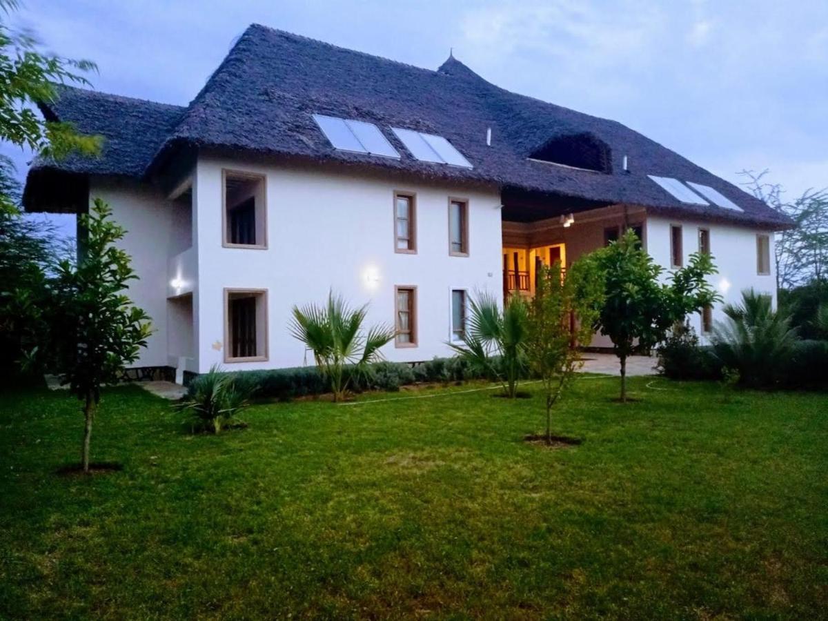 Athi River The Last Village Lodge מראה חיצוני תמונה