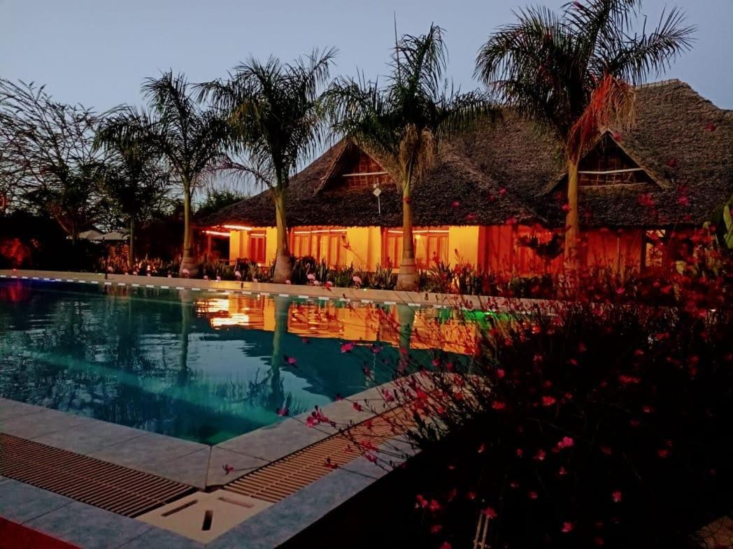 Athi River The Last Village Lodge מראה חיצוני תמונה