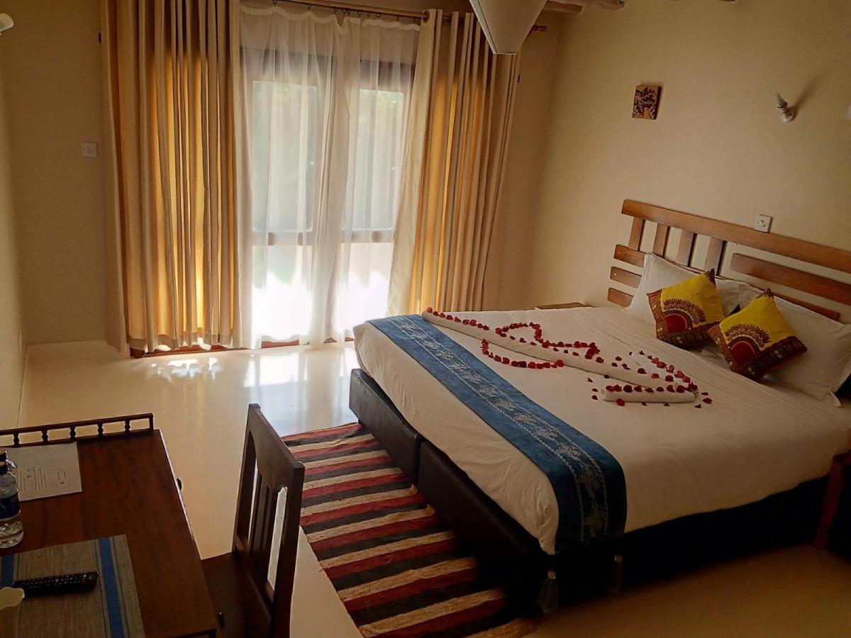 Athi River The Last Village Lodge מראה חיצוני תמונה