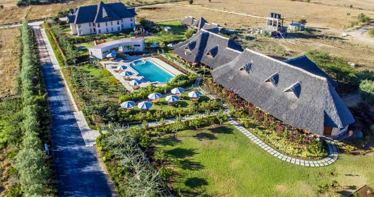 Athi River The Last Village Lodge מראה חיצוני תמונה
